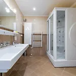 Hotel Vacanza - Five Bedroom With Private Sea Access