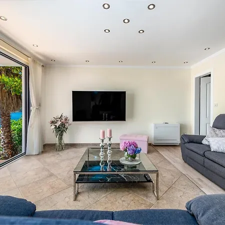 Vacanza - Five Bedroom With Private Sea Access 4* Dubrovník