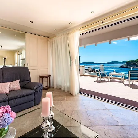 Vacanza - Five Bedroom With Private Sea Access *