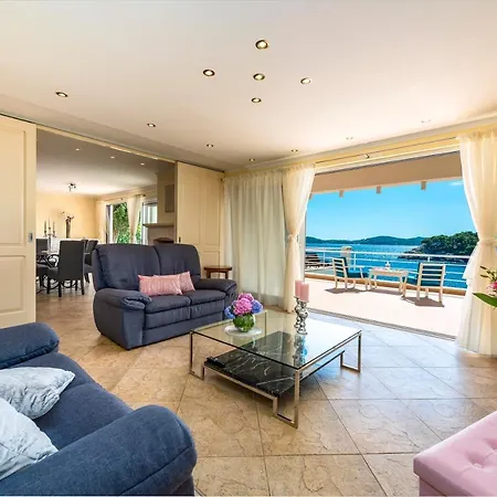 Villa Vacanza - Five Bedroom With Private Sea Access Dubrovnik