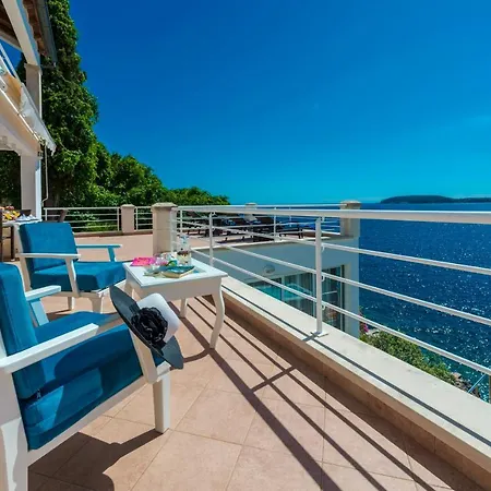 Villa Vacanza - Five Bedroom With Private Sea Access Dubrovnik