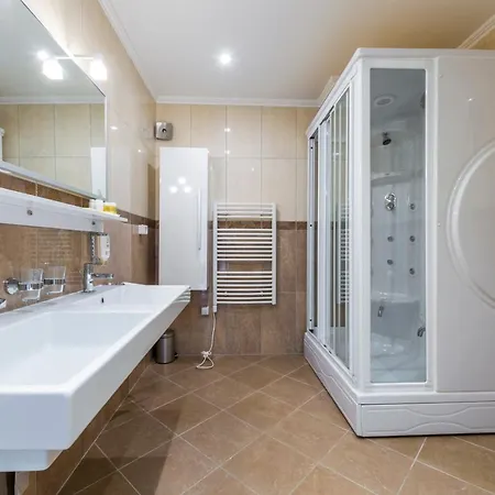 Szálloda Vacanza - Five Bedroom With Private Sea Access